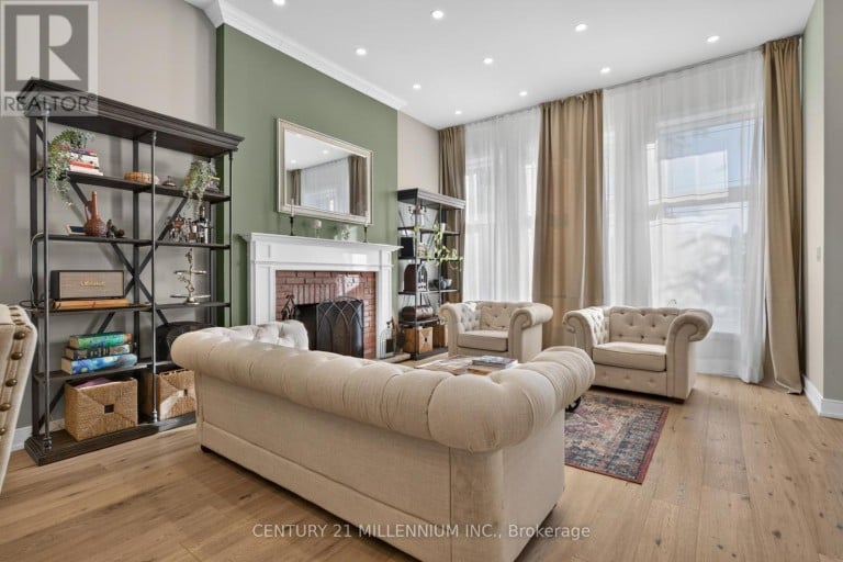 12 LEGATO COURT, Toronto (Banbury-Don Mills), Ontario, M3B1L7