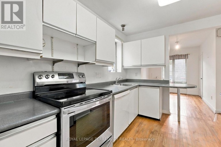 102 ANNDALE DRIVE, Toronto (Willowdale East), Ontario, M2N2X4