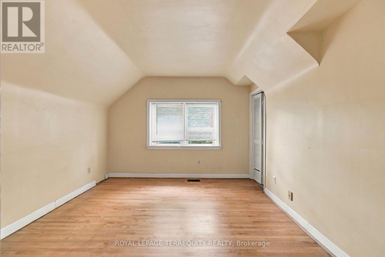 102 ANNDALE DRIVE, Toronto (Willowdale East), Ontario, M2N2X4
