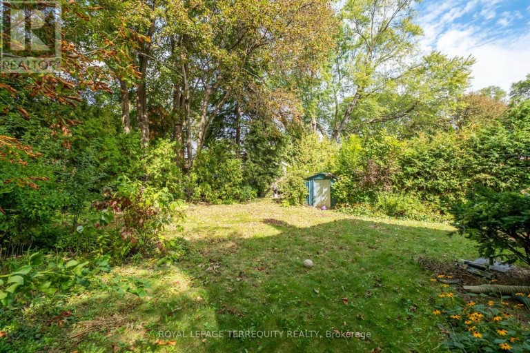 102 ANNDALE DRIVE, Toronto (Willowdale East), Ontario, M2N2X4