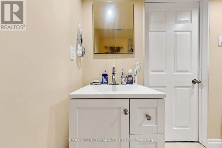 187 VANGUARD ROAD, Vaughan (Patterson), Ontario, L4K5G9