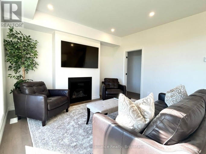 20 PEACE RIVER STREET, Belleville (Thurlow Ward), Ontario, K8N0V4