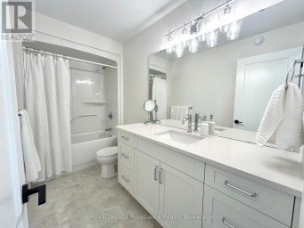 20 PEACE RIVER STREET Belleville (Thurlow Ward) Ontario photo 17