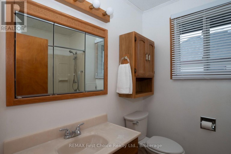 69 MATTHEWS ST. STREET, Thunder Bay (Shuniah), Ontario, P7A3K8