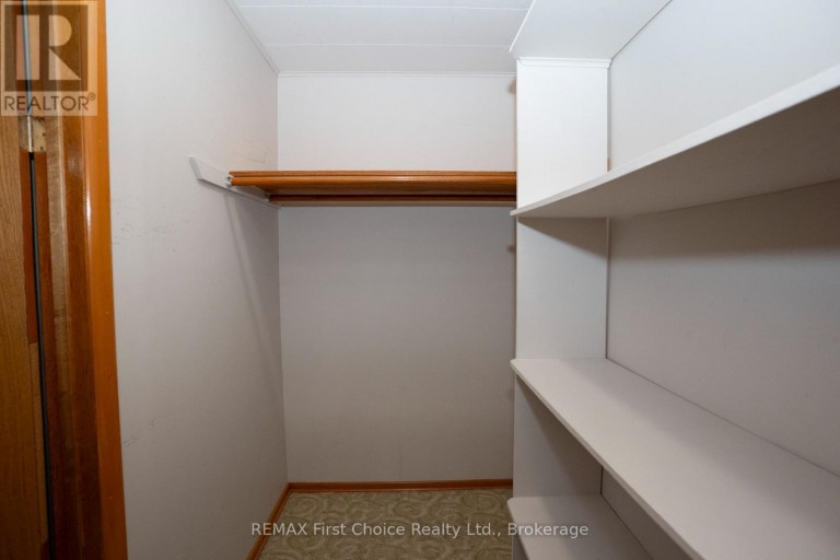 69 MATTHEWS ST. STREET, Thunder Bay (Shuniah), Ontario, P7A3K8
