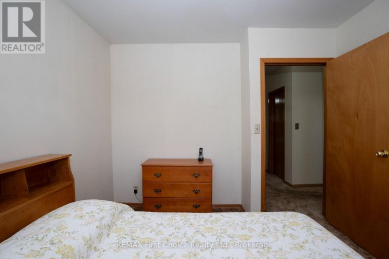 69 MATTHEWS ST. STREET, Thunder Bay (Shuniah), Ontario, P7A3K8