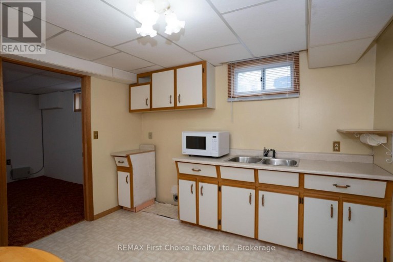 69 MATTHEWS ST. STREET, Thunder Bay (Shuniah), Ontario, P7A3K8