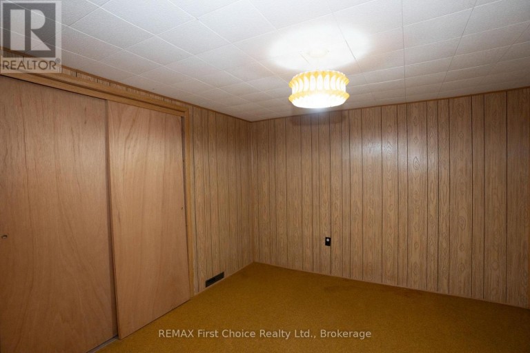 69 MATTHEWS ST. STREET, Thunder Bay (Shuniah), Ontario, P7A3K8