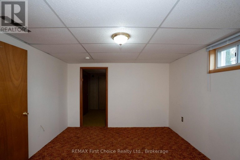 69 MATTHEWS ST. STREET, Thunder Bay (Shuniah), Ontario, P7A3K8