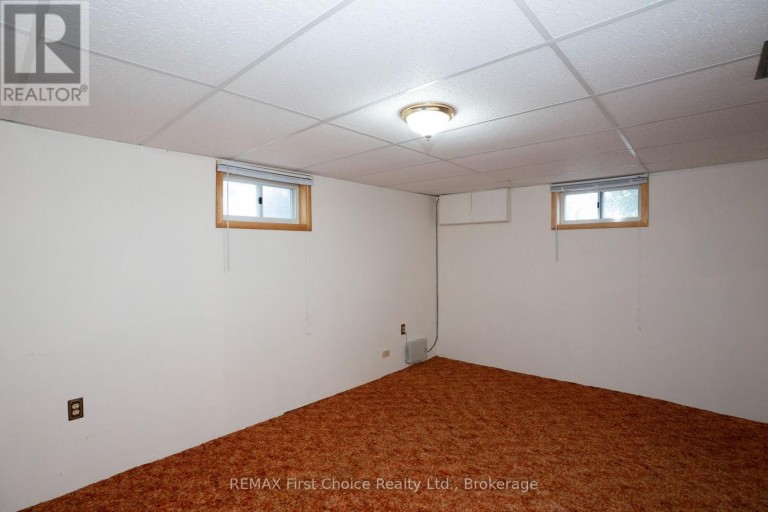 69 MATTHEWS ST. STREET, Thunder Bay (Shuniah), Ontario, P7A3K8