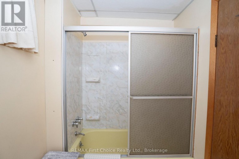 69 MATTHEWS ST. STREET, Thunder Bay (Shuniah), Ontario, P7A3K8