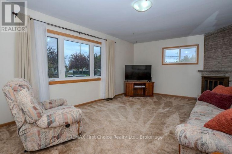 69 MATTHEWS ST. STREET, Thunder Bay (Shuniah), Ontario, P7A3K8