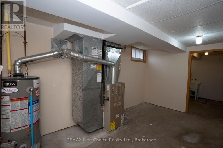 69 MATTHEWS ST. STREET, Thunder Bay (Shuniah), Ontario, P7A3K8
