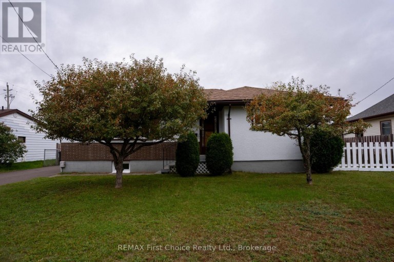 69 MATTHEWS ST. STREET, Thunder Bay (Shuniah), Ontario, P7A3K8