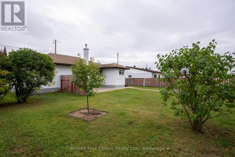 69 MATTHEWS ST. STREET, Thunder Bay (Shuniah), Ontario, P7A3K8