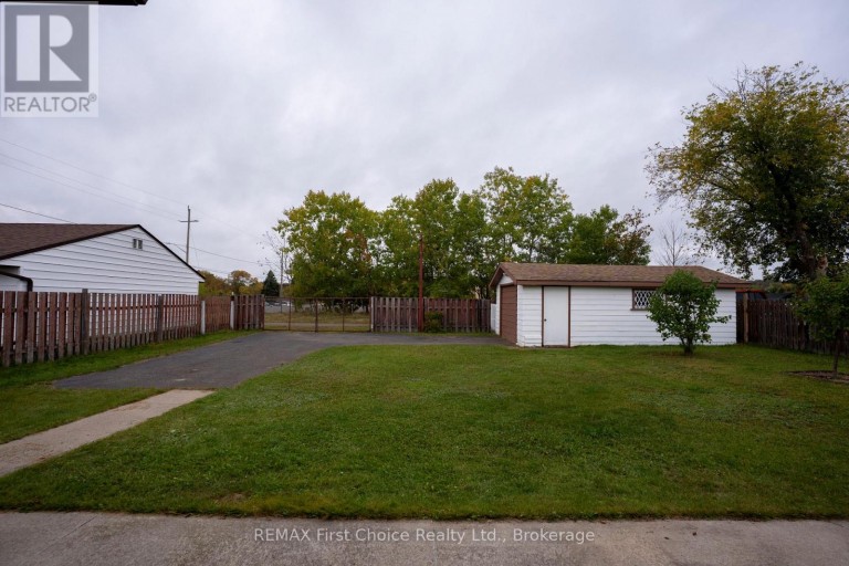69 MATTHEWS ST. STREET, Thunder Bay (Shuniah), Ontario, P7A3K8