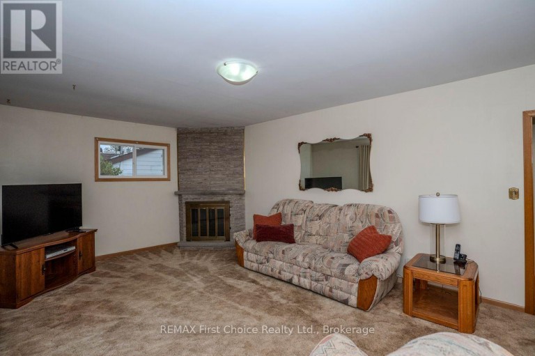 69 MATTHEWS ST. STREET, Thunder Bay (Shuniah), Ontario, P7A3K8