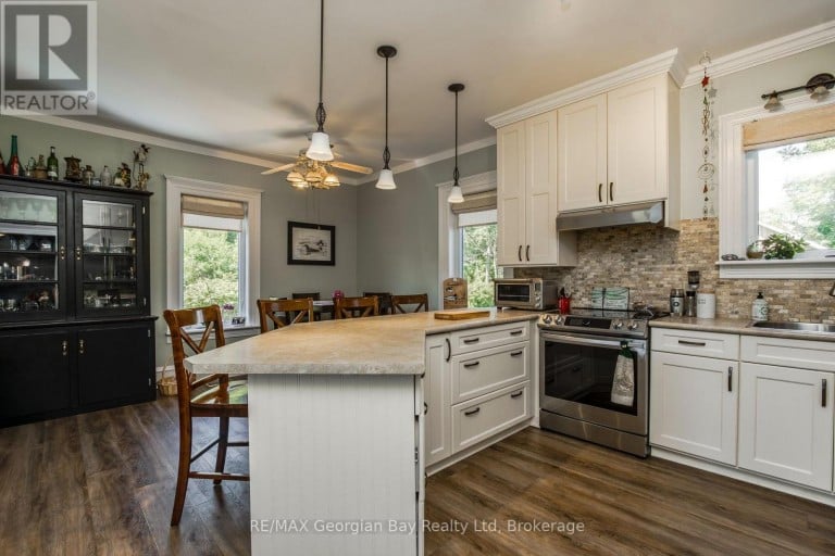 305 LINDSAY STREET E, Midland, Ontario, L4R2V4