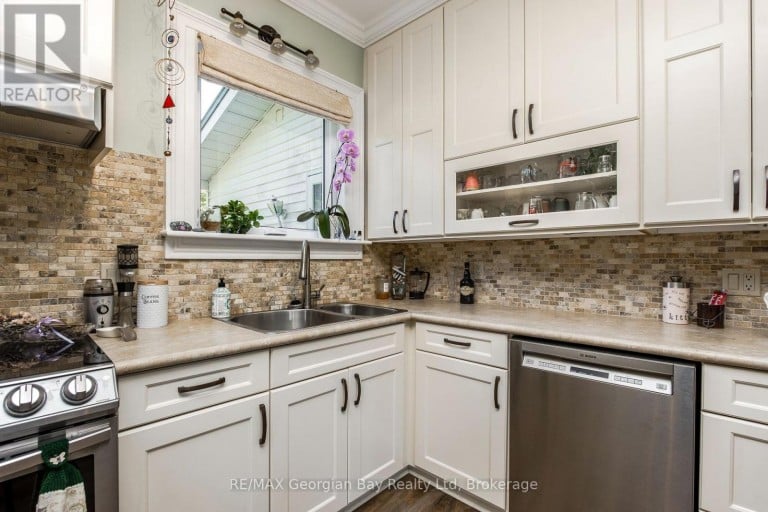 305 LINDSAY STREET E, Midland, Ontario, L4R2V4