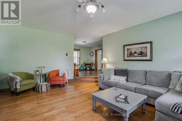 305 LINDSAY STREET E, Midland, Ontario, L4R2V4