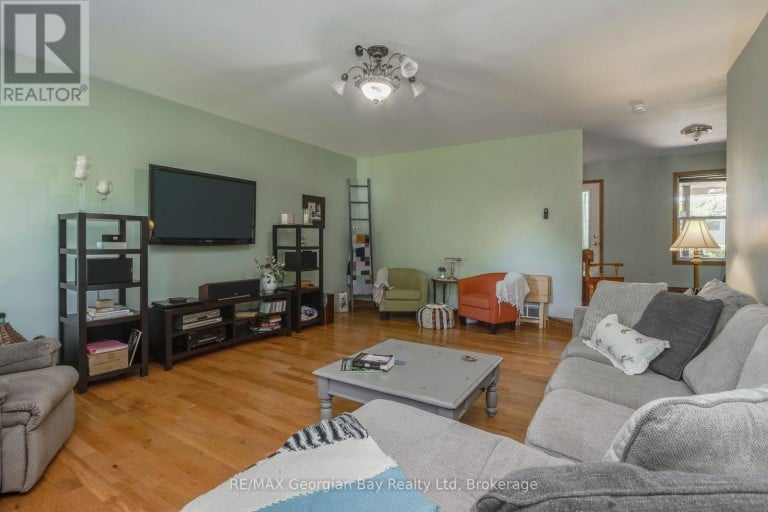 305 LINDSAY STREET E, Midland, Ontario, L4R2V4