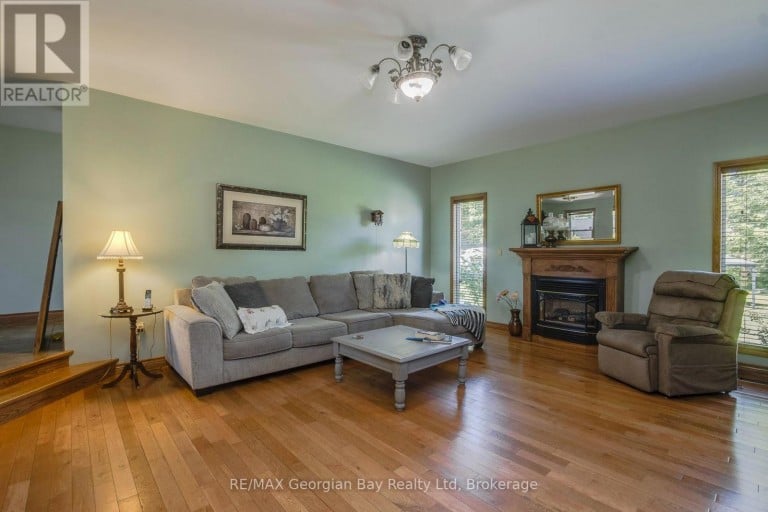 305 LINDSAY STREET E, Midland, Ontario, L4R2V4