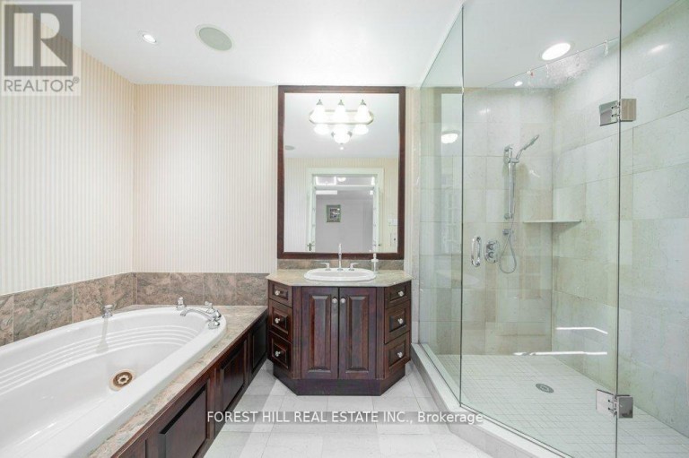 82 BROOKE AVENUE, Toronto (Bedford Park-Nortown), Ontario, M5M2J9