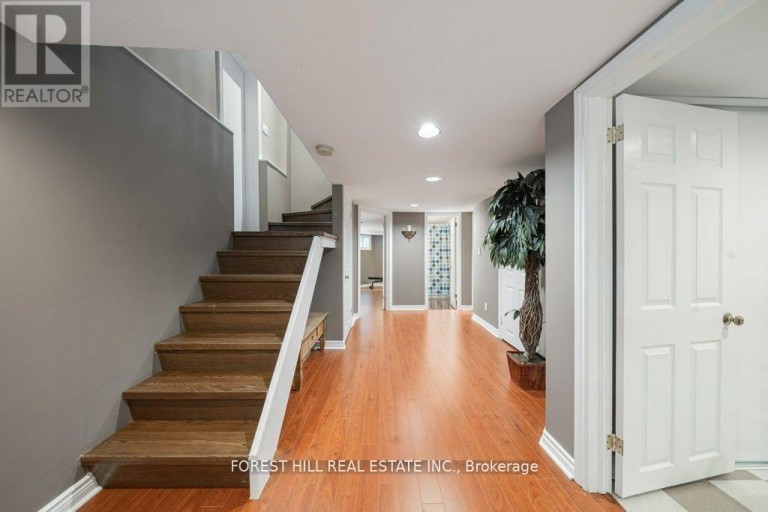 82 BROOKE AVENUE, Toronto (Bedford Park-Nortown), Ontario, M5M2J9
