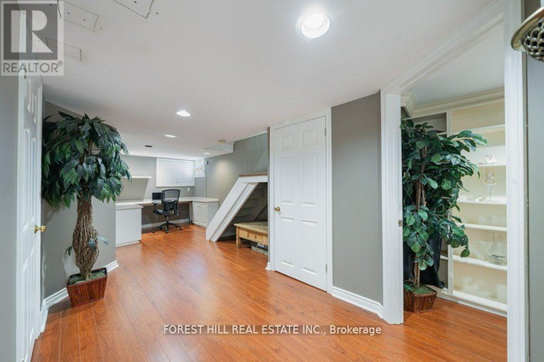82 BROOKE AVENUE, Toronto (Bedford Park-Nortown), Ontario, M5M2J9