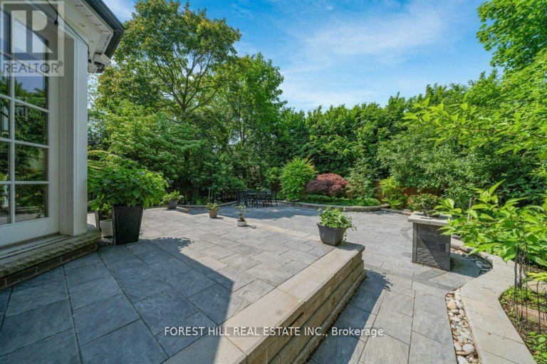 82 BROOKE AVENUE, Toronto (Bedford Park-Nortown), Ontario, M5M2J9