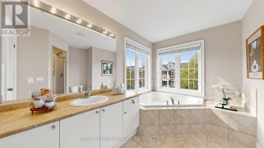 1 CAPOGNA STREET Markham (Cornell) Ontario photo 10