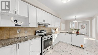 1 CAPOGNA STREET Markham (Cornell) Ontario photo 4