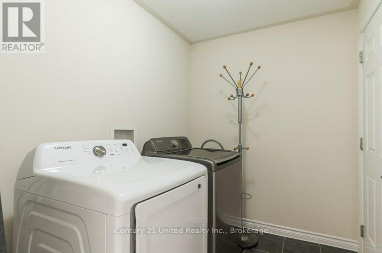 57 VOYAGEUR STREET, Peterborough (Northcrest Ward 5), Ontario, K9L0E7