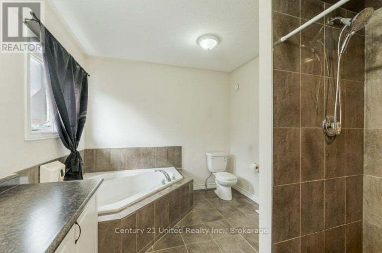 57 VOYAGEUR STREET, Peterborough (Northcrest Ward 5), Ontario, K9L0E7