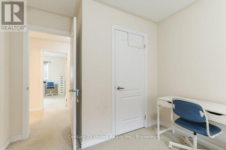 57 VOYAGEUR STREET, Peterborough (Northcrest Ward 5), Ontario, K9L0E7