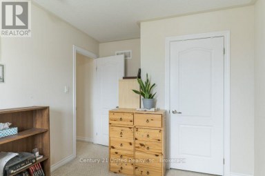 57 VOYAGEUR STREET Peterborough (Northcrest Ward 5) Ontario photo 17