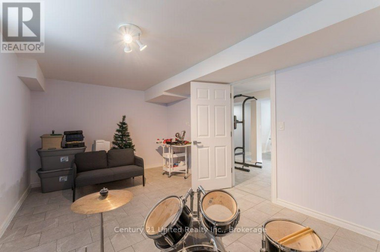 57 VOYAGEUR STREET, Peterborough (Northcrest Ward 5), Ontario, K9L0E7