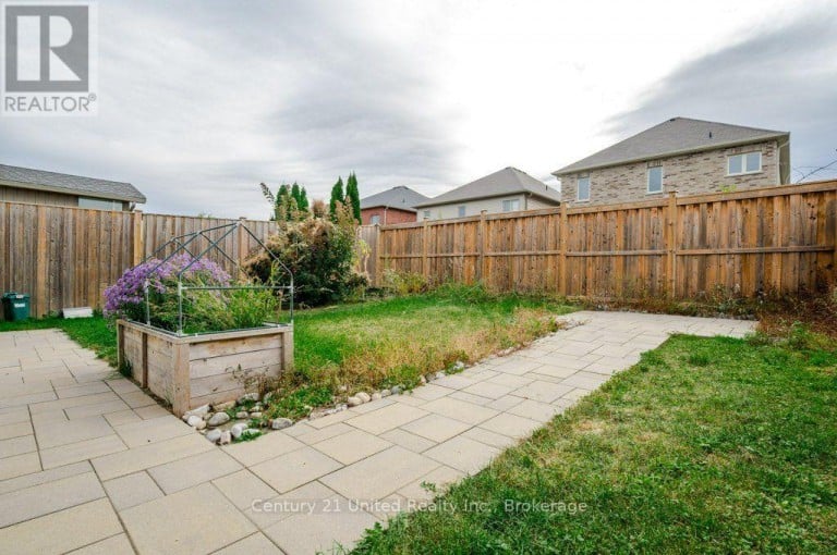 57 VOYAGEUR STREET, Peterborough (Northcrest Ward 5), Ontario, K9L0E7