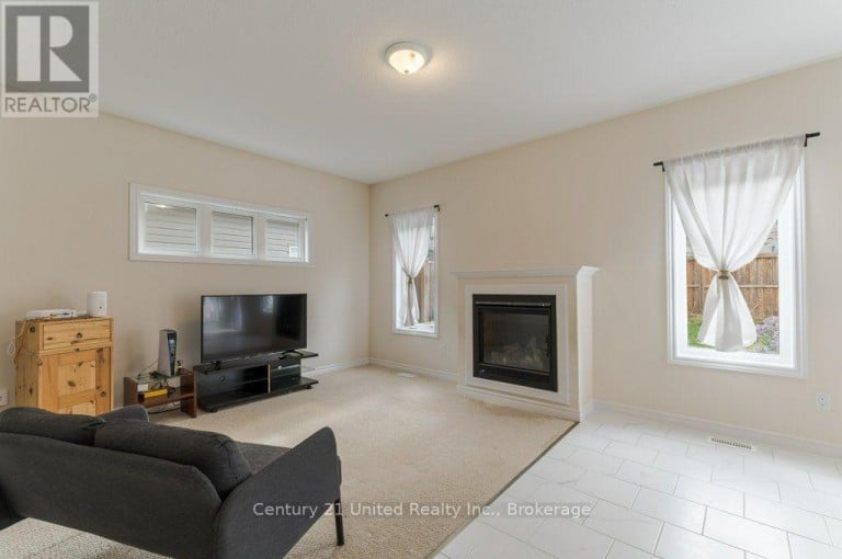 57 VOYAGEUR STREET, Peterborough (Northcrest Ward 5), Ontario, K9L0E7