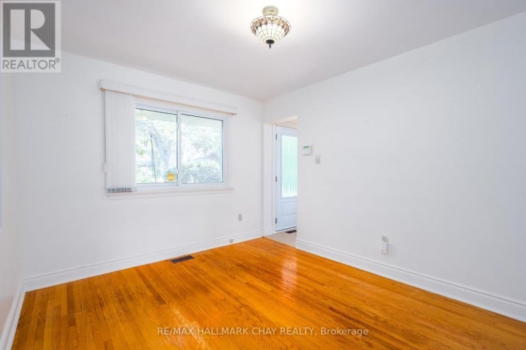 44 AMELIA STREET, Barrie (Codrington), Ontario, L4M1M6