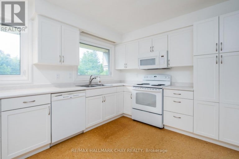 44 AMELIA STREET, Barrie (Codrington), Ontario, L4M1M6