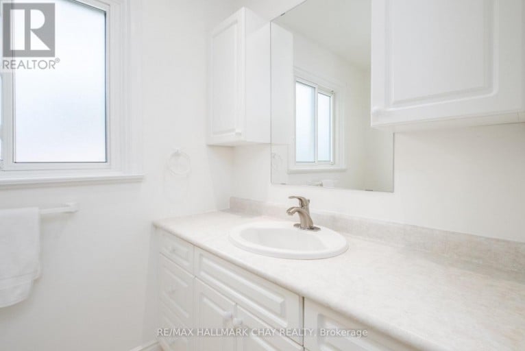 44 AMELIA STREET, Barrie (Codrington), Ontario, L4M1M6