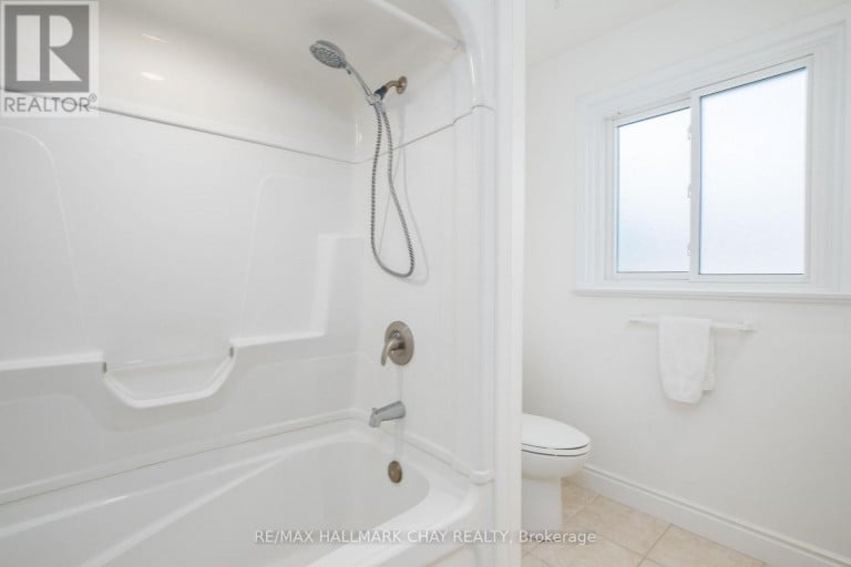44 AMELIA STREET, Barrie (Codrington), Ontario, L4M1M6
