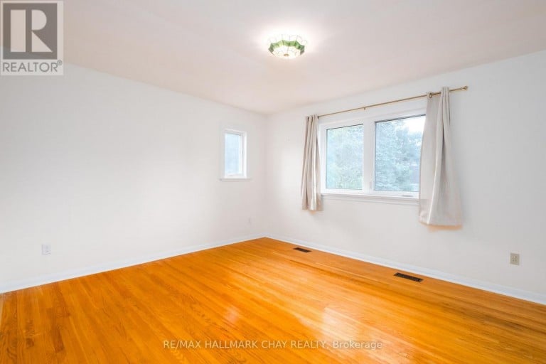 44 AMELIA STREET, Barrie (Codrington), Ontario, L4M1M6