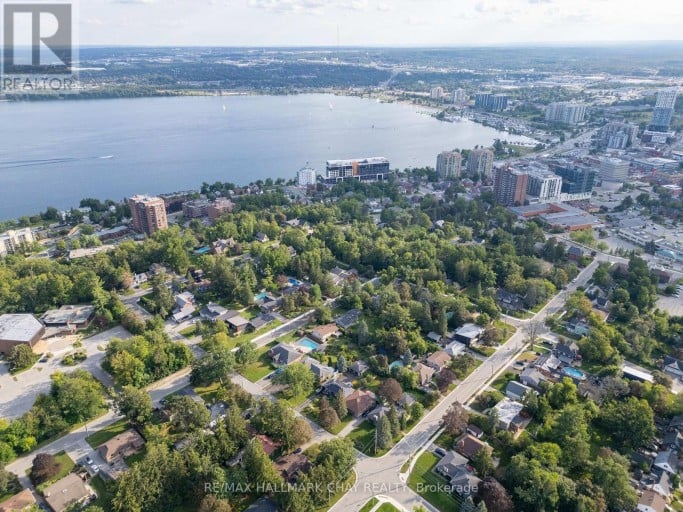 44 AMELIA STREET, Barrie (Codrington), Ontario, L4M1M6