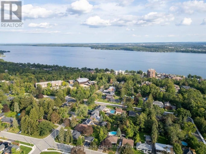 44 AMELIA STREET, Barrie (Codrington), Ontario, L4M1M6