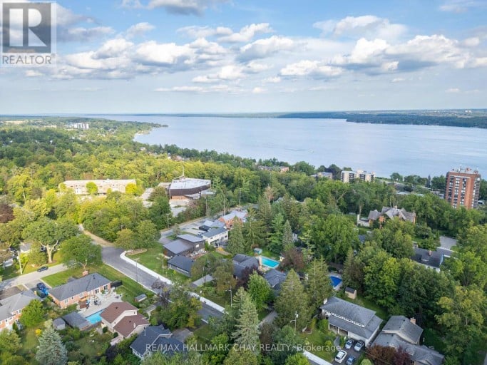 44 AMELIA STREET, Barrie (Codrington), Ontario, L4M1M6