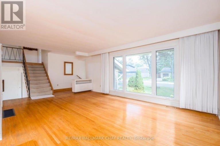 44 AMELIA STREET, Barrie (Codrington), Ontario, L4M1M6