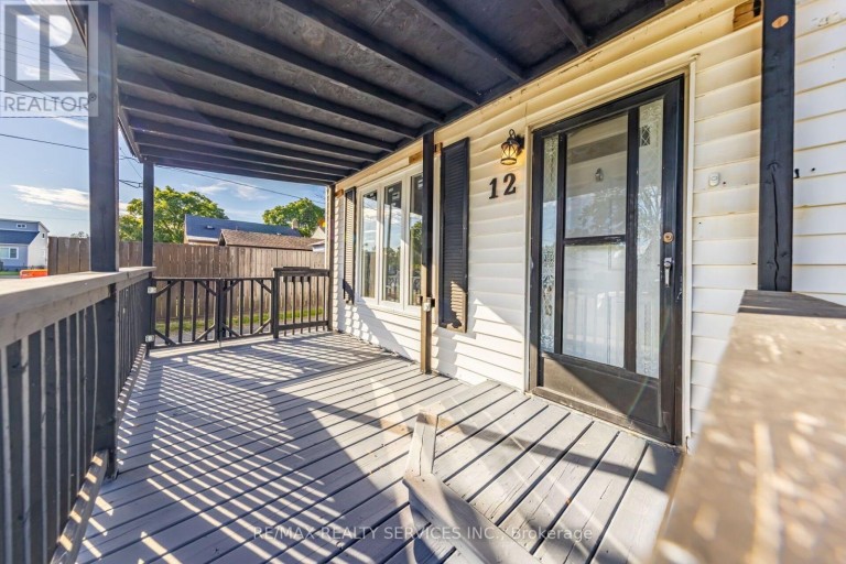 12 AJAX AVENUE, Welland (Lincoln/Crowland), Ontario, L3B4W8