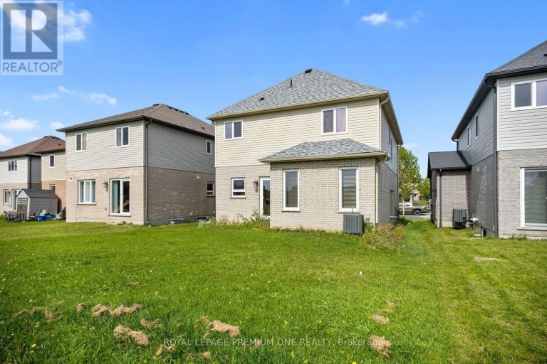 811 CEDARPARK WAY, London North (North D), Ontario, N5X0C3